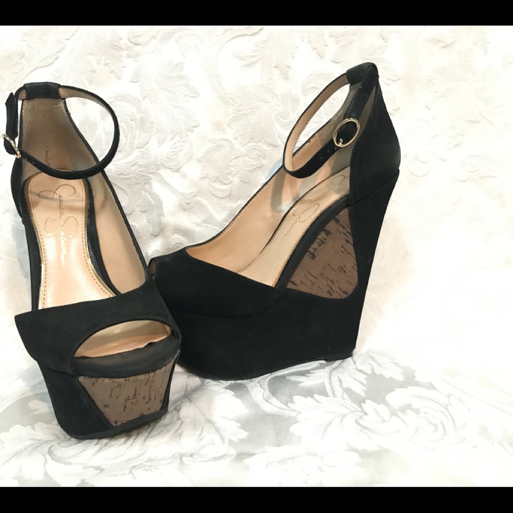 JessicaSimpson Blk suede ankle strap wedge sz6